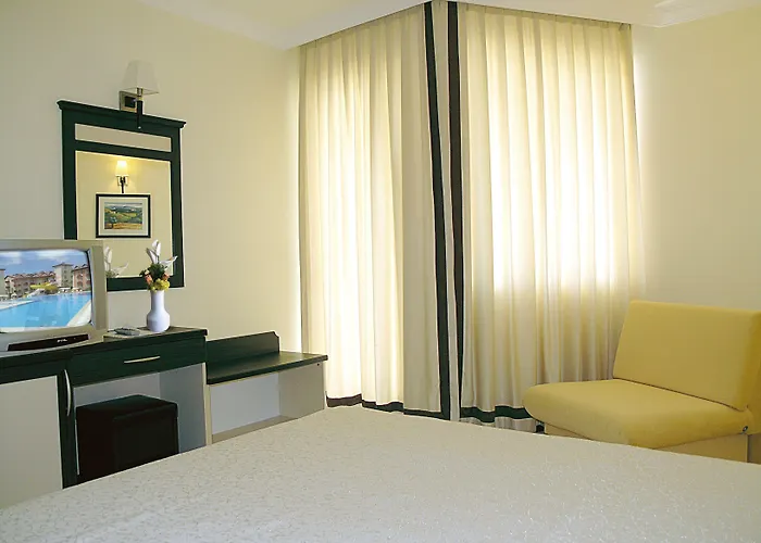 Orfeus Park 4*